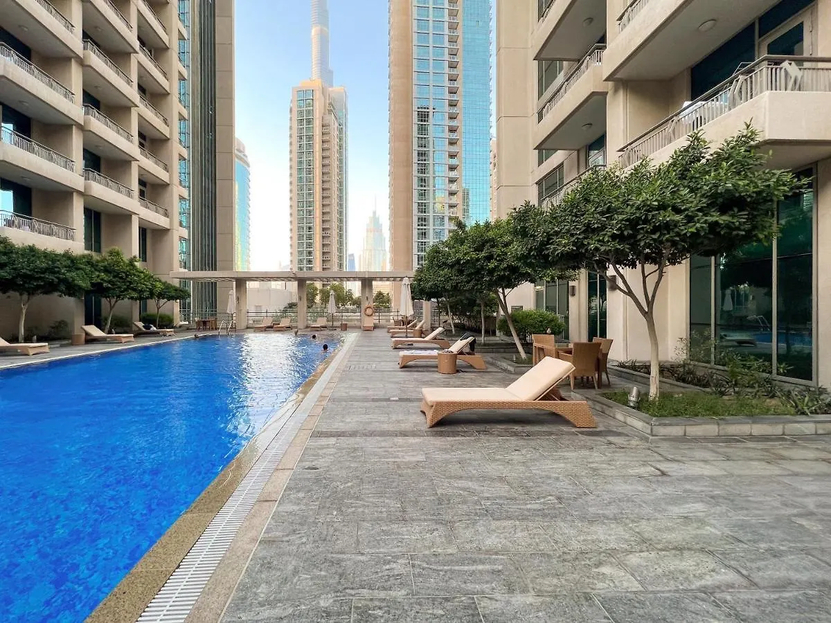 Ultimate Stay / Burj Khalifa View / Downtown / 3 Beds Luxury / 2 Balconies Dubai