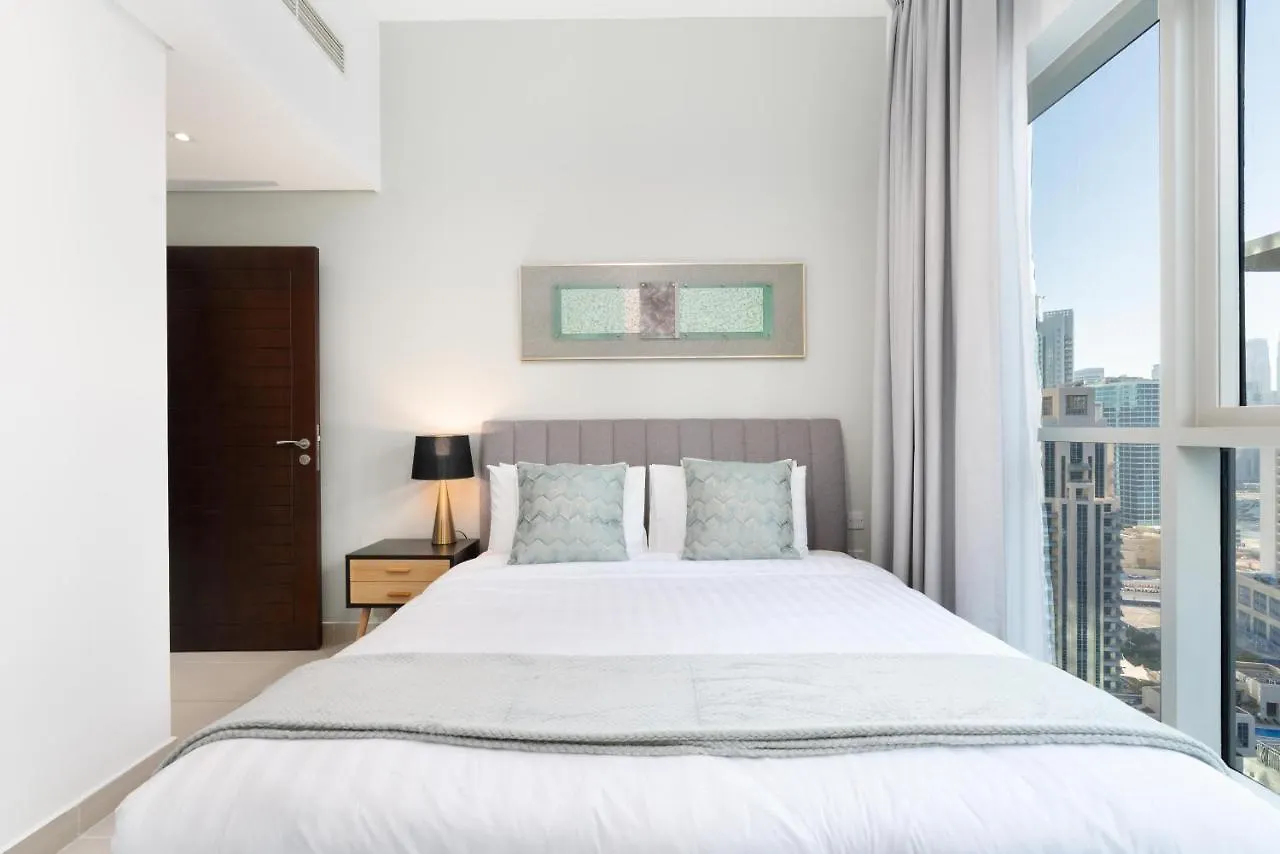 Ultimate Stay / Burj Khalifa View / Downtown / 3 Beds Luxury / 2 Balconies Dubai Apartment