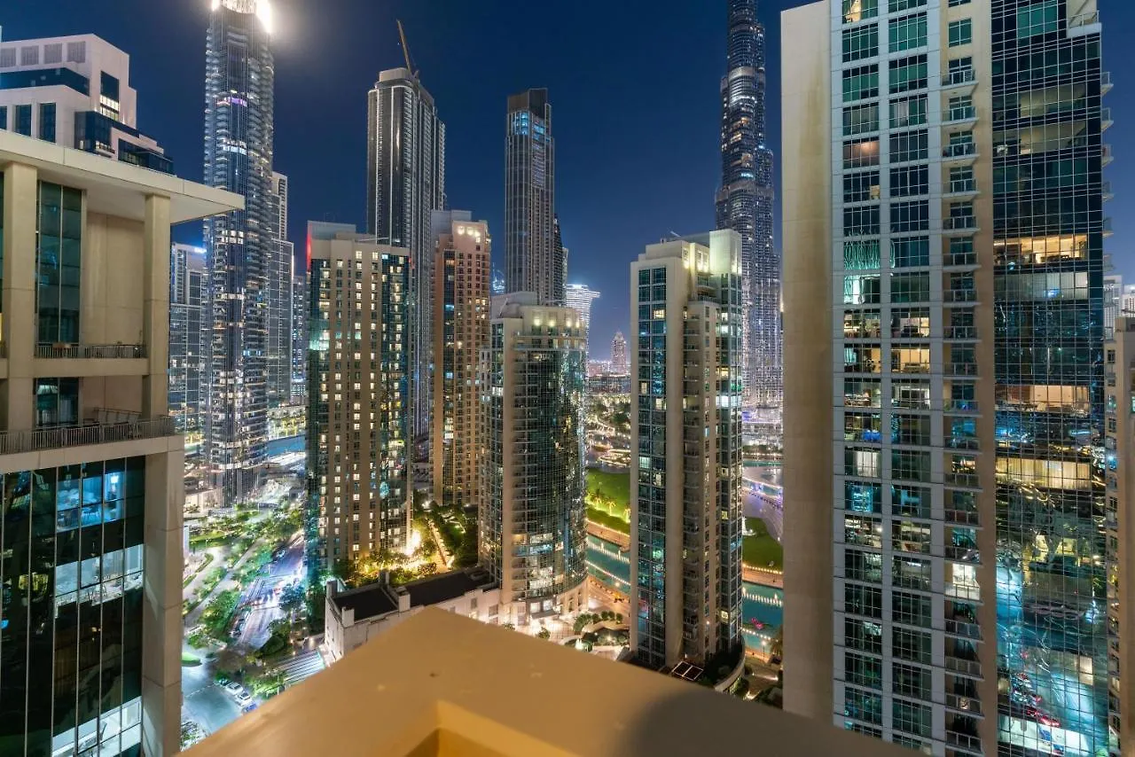 Ultimate Stay / Burj Khalifa View / Downtown / 3 Beds Luxury / 2 Balconies Dubai