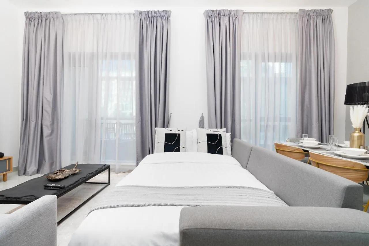 Ultimate Stay / Burj Khalifa View / Downtown / 3 Beds Luxury / 2 Balconies Dubai 0*,  United Arab Emirates